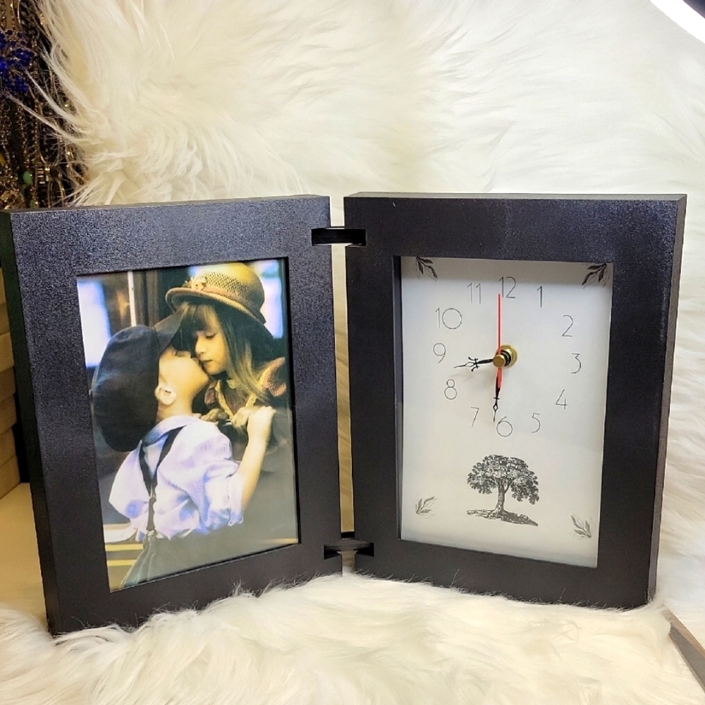 3/$25 Avon Vintage Black Photo Frame with Clock